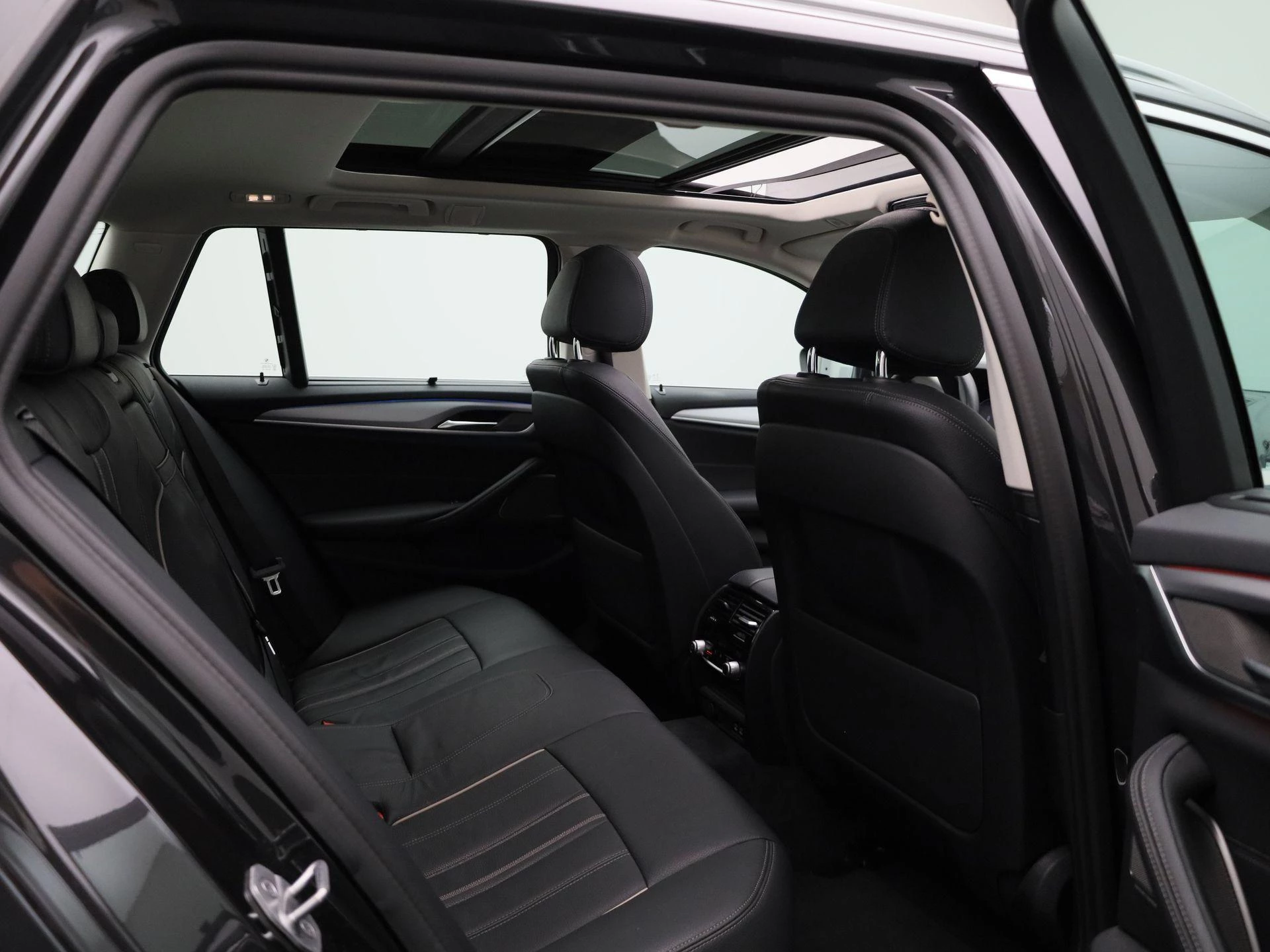 BMW-5 Serie-image-48