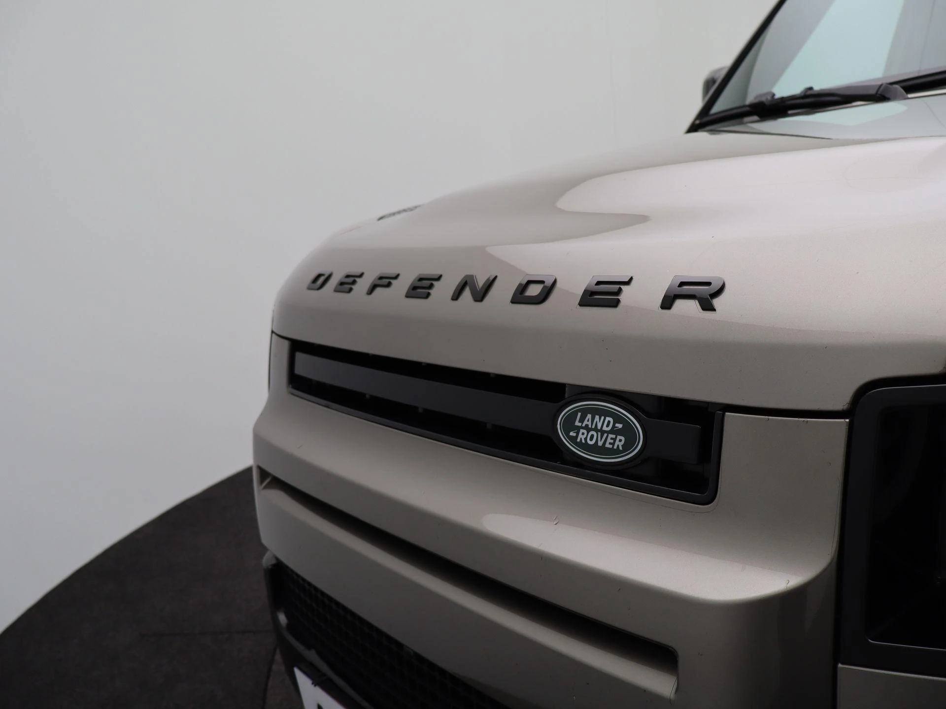 Land Rover-Defender-image-34