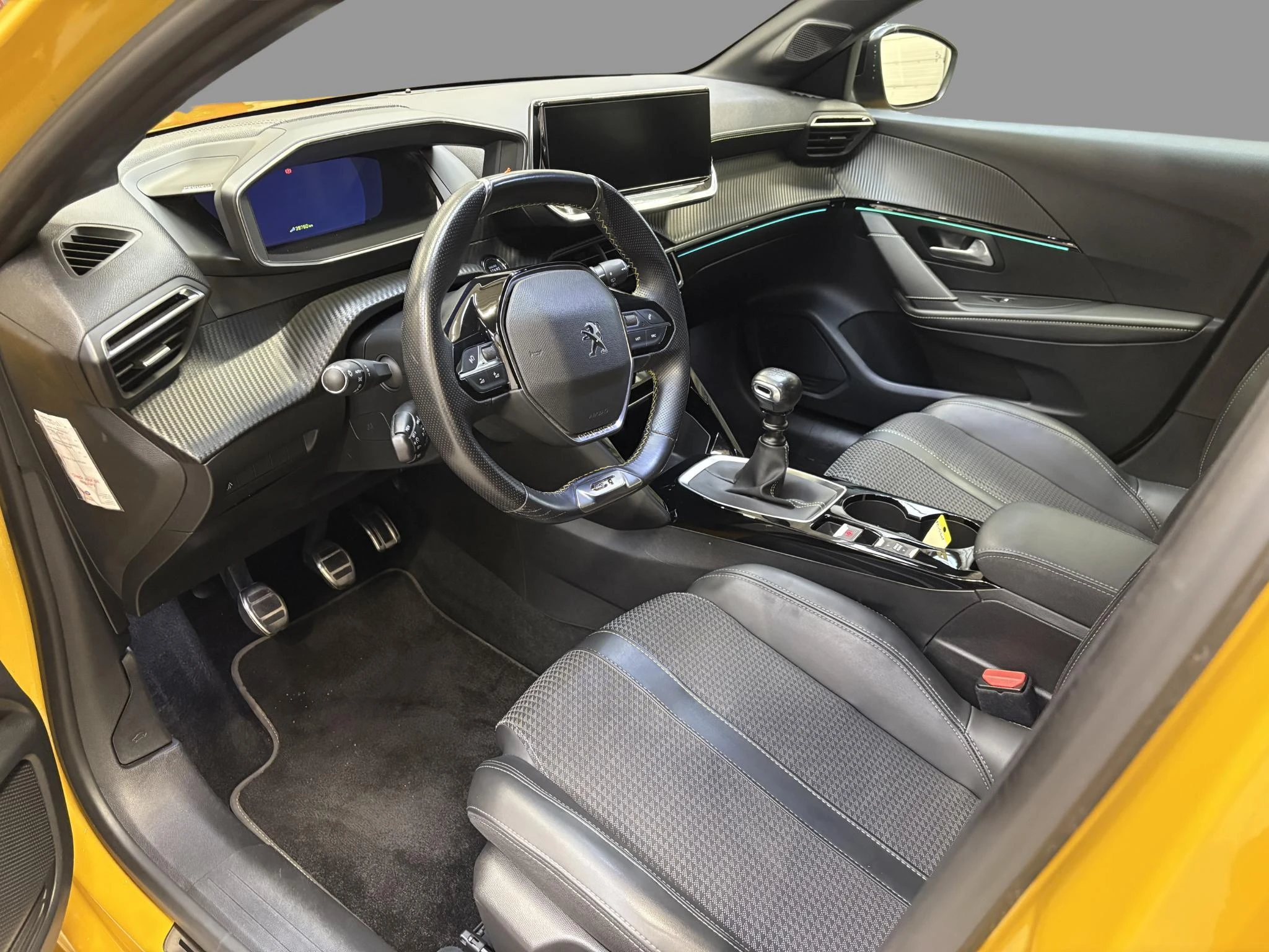 Peugeot-208-image-12