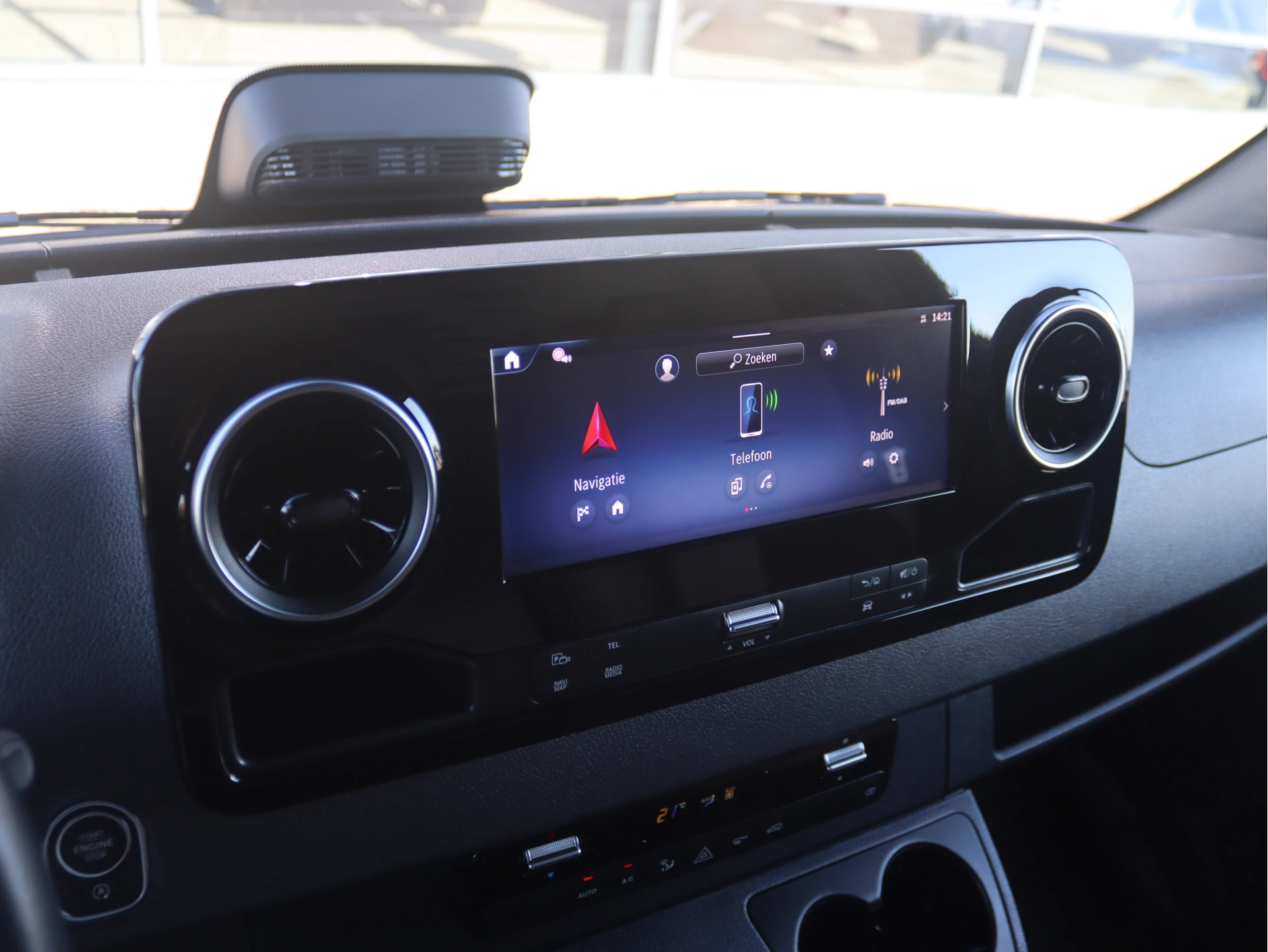 Mercedes-Benz-Sprinter-image-11