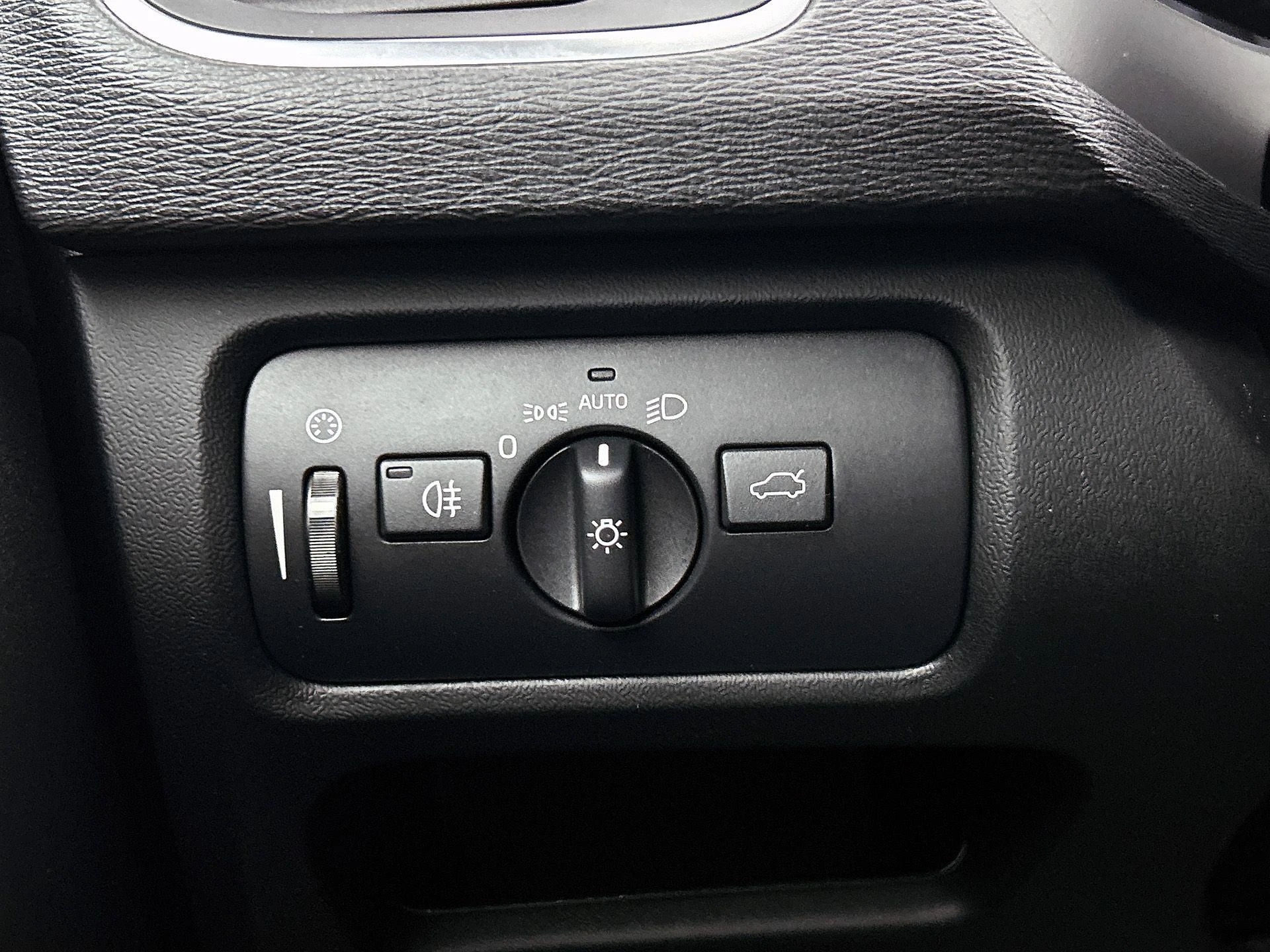 Volvo-V40-image-15