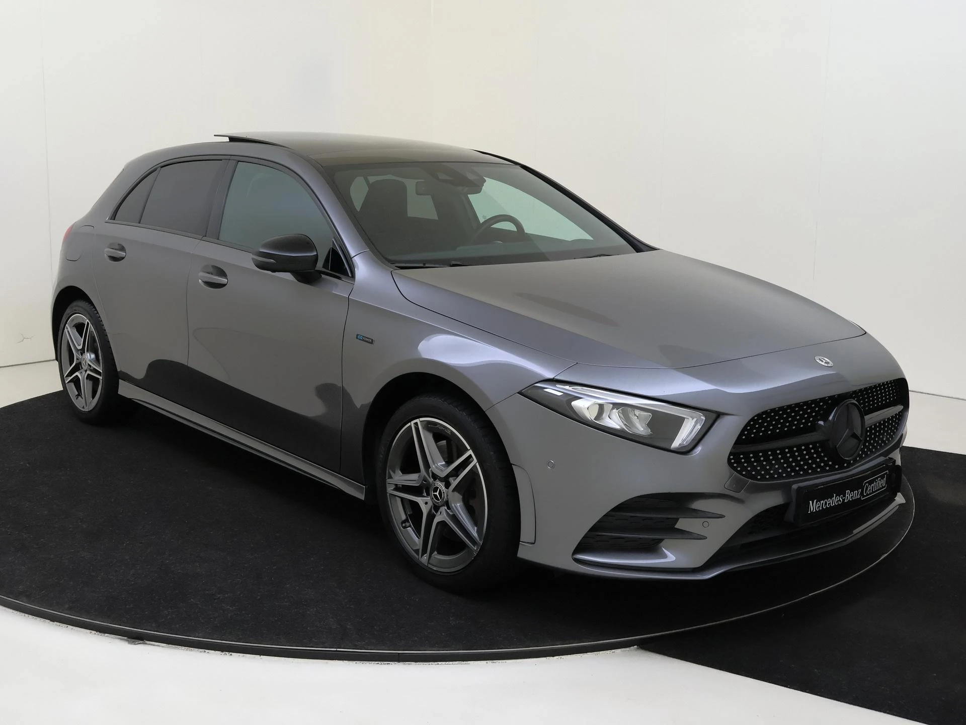 Mercedes-Benz-A-Klasse-image-1