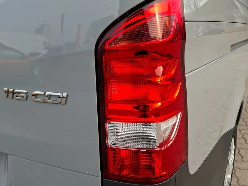 Mercedes-Benz Vito 116 EXTRALANG NEUES MODELL AHK NAVI KAM TEM