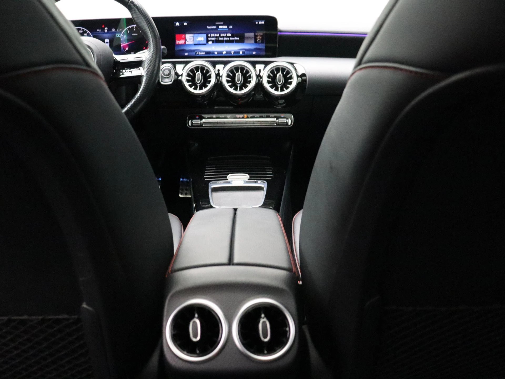 Mercedes-Benz-A-Klasse-image-24