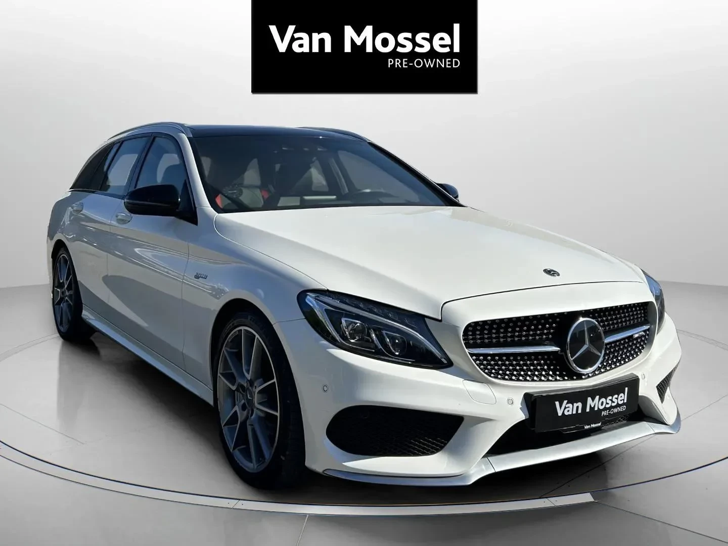 Mercedes-Benz-C-Klasse-image-2