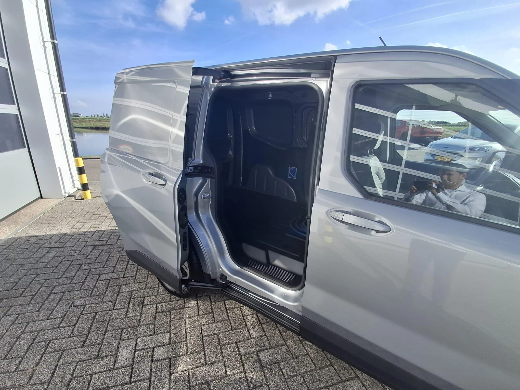 Ford-E-Transit-image-4