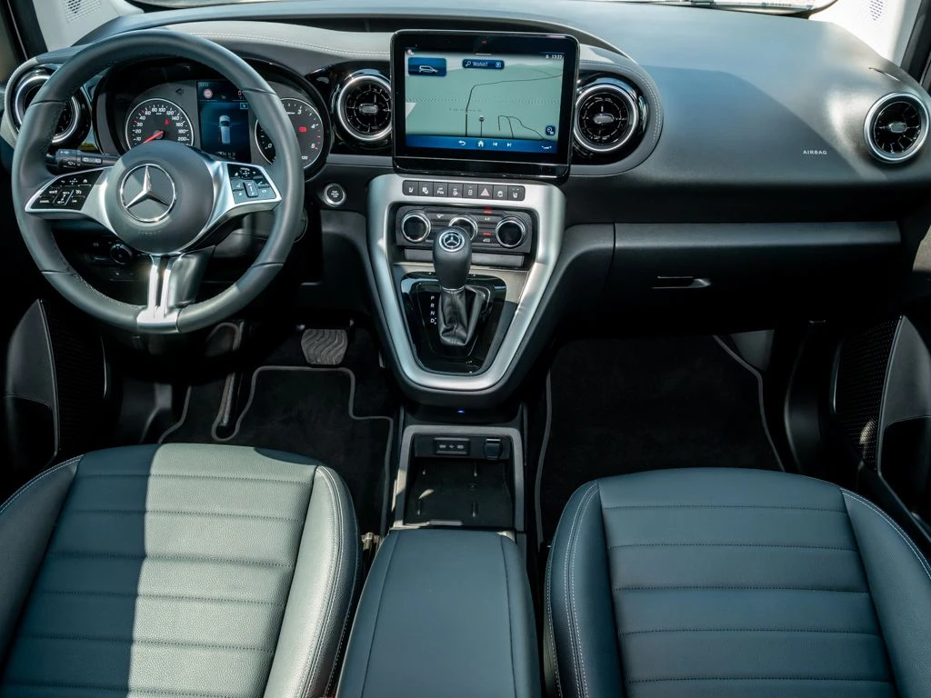 Mercedes-Benz-T-Klasse 180 d-image-13