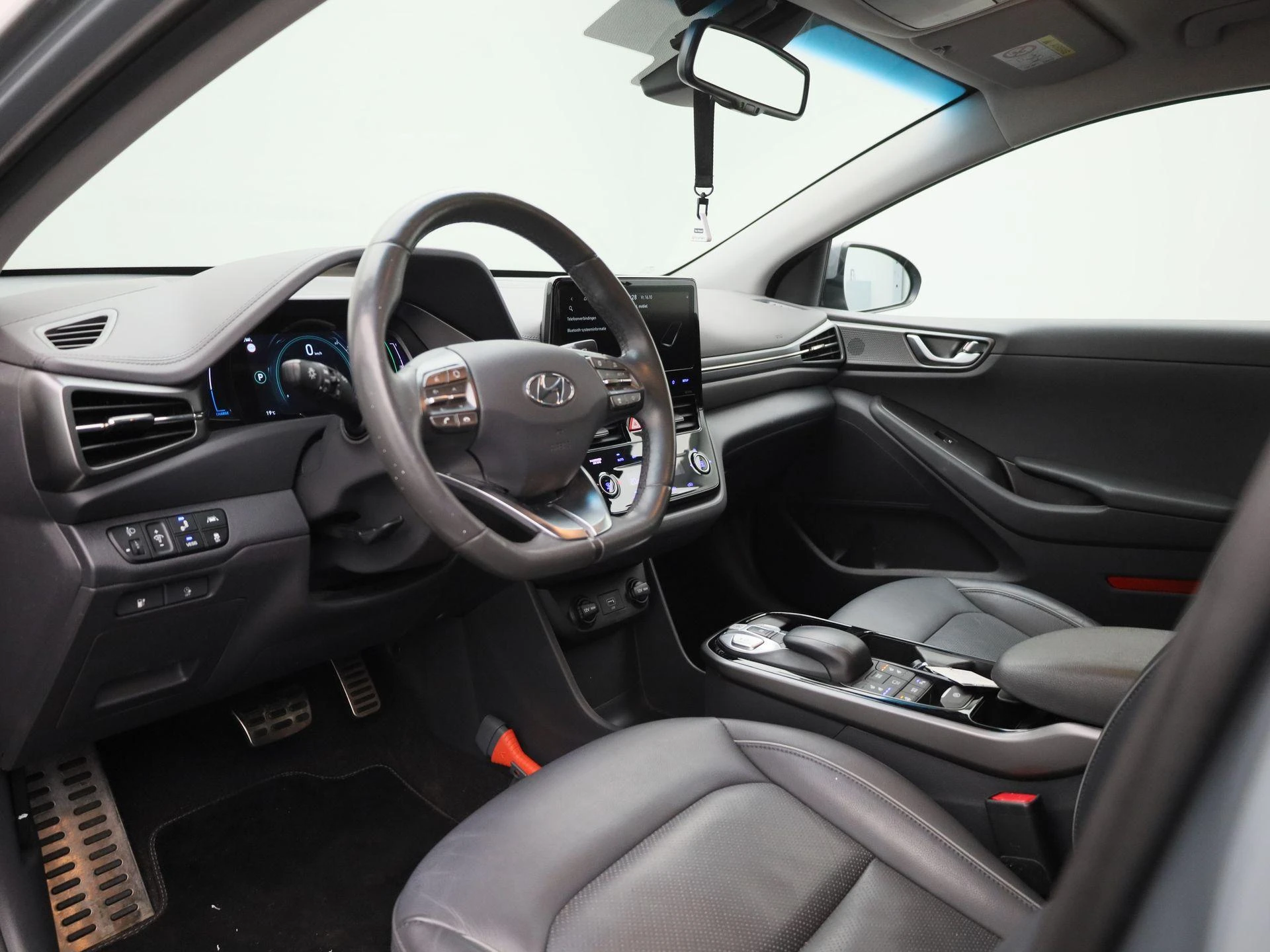 Hyundai-IONIQ-image-32