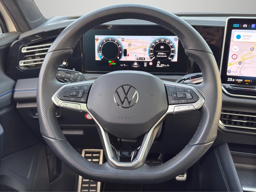 Volkswagen Tiguan 1.5 eTSI R-Line *PANO*360°*AHK*MATRIX*