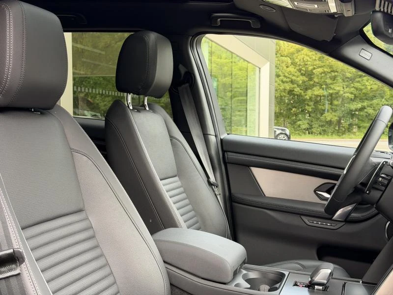 Land Rover-Discovery Sport-image-3