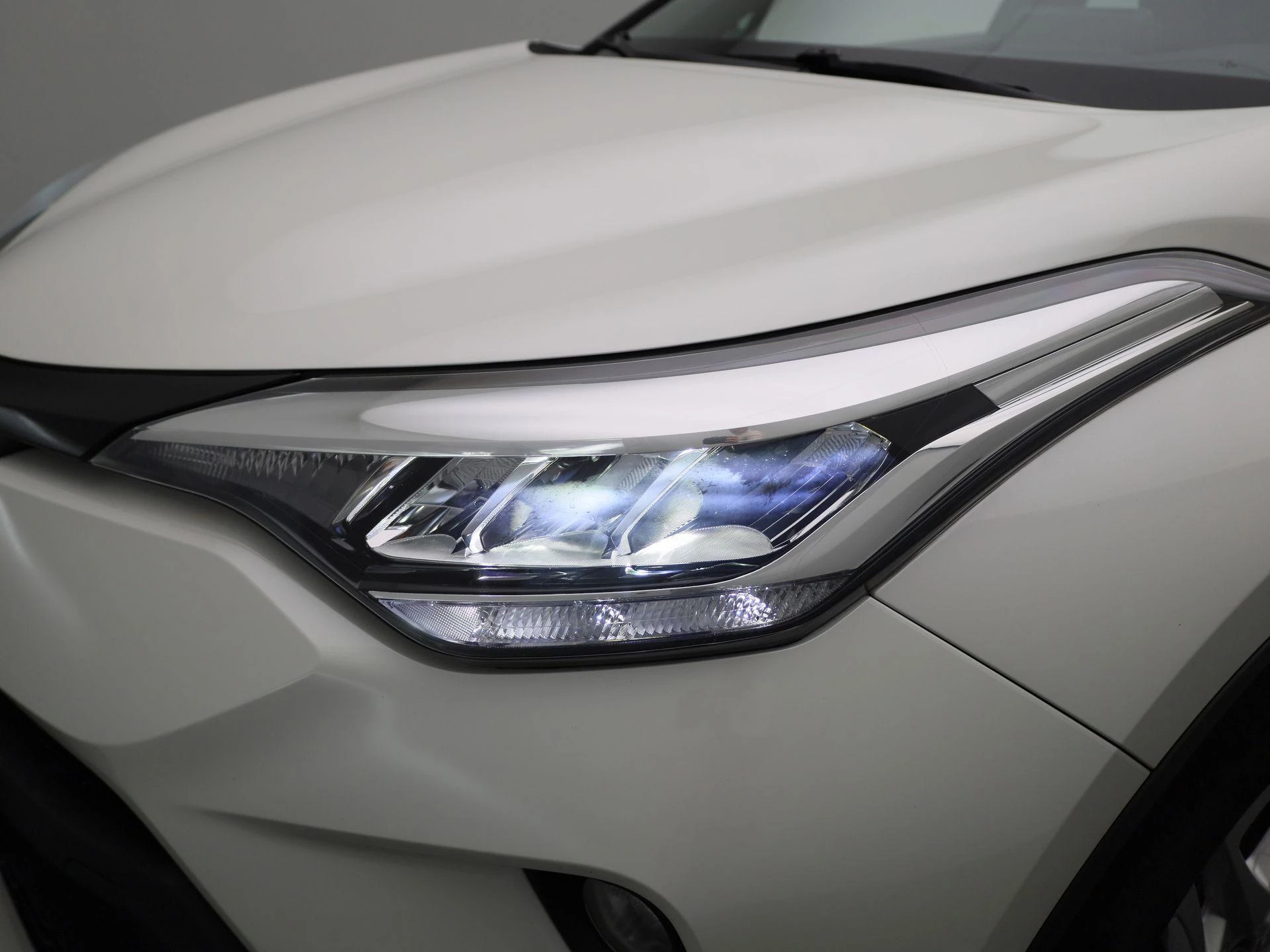 Toyota-C-HR-image-15