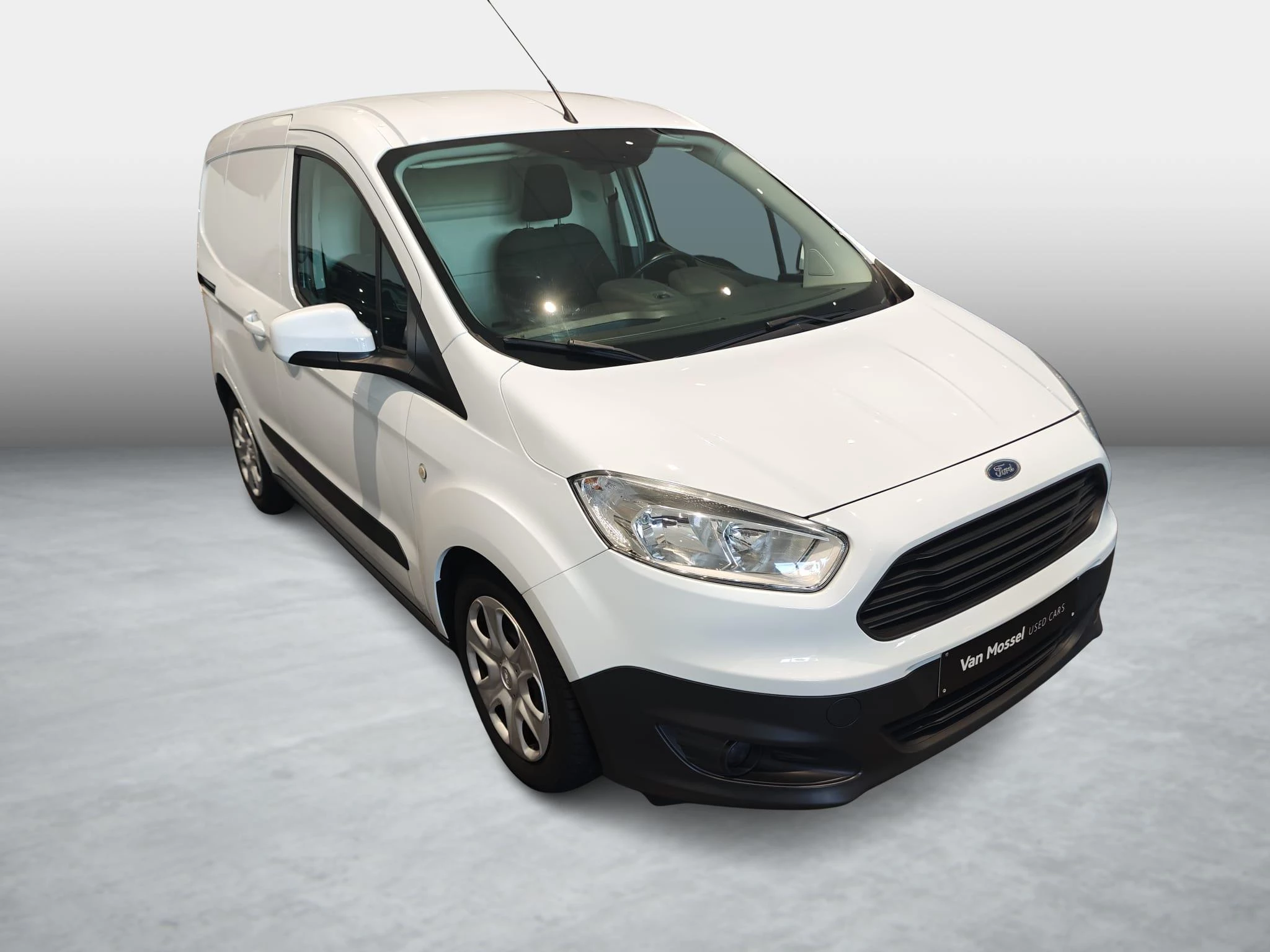 Ford-Transit Courier-image-3