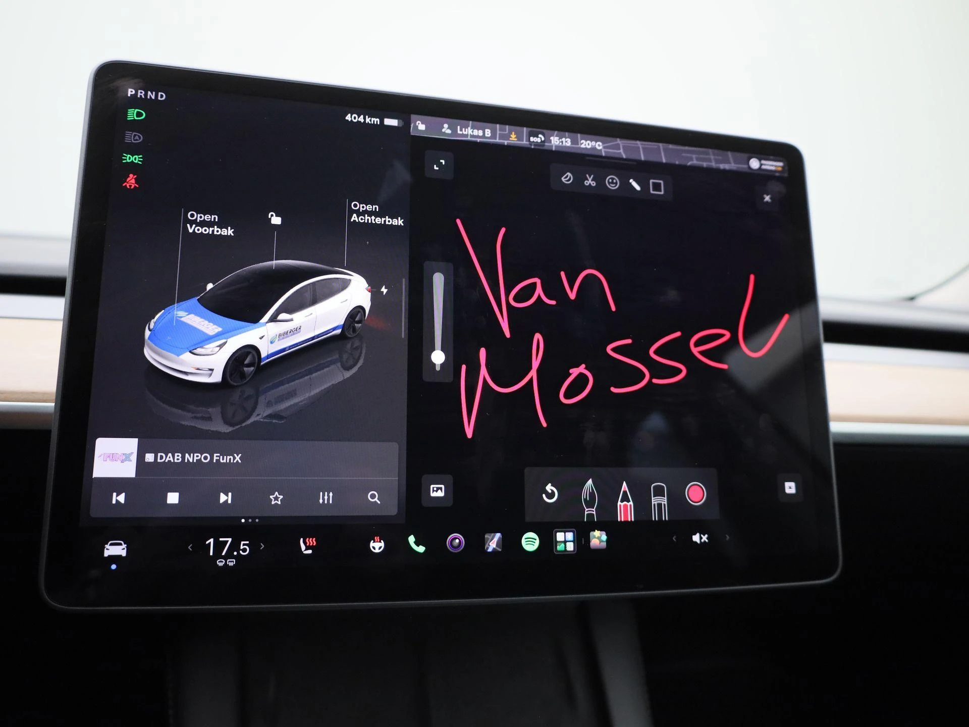 Tesla-Model 3-image-24