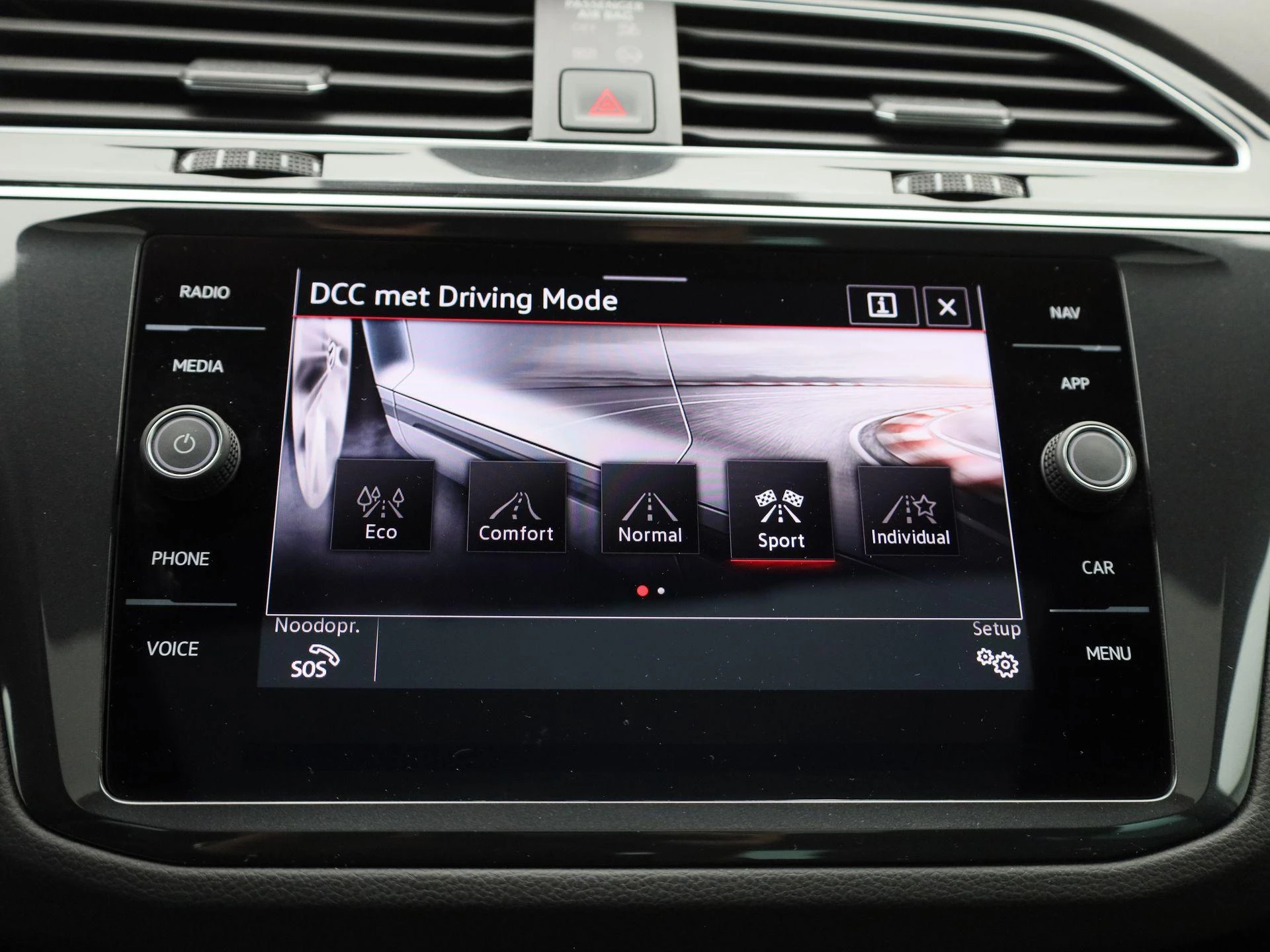 Volkswagen-Tiguan-image-31