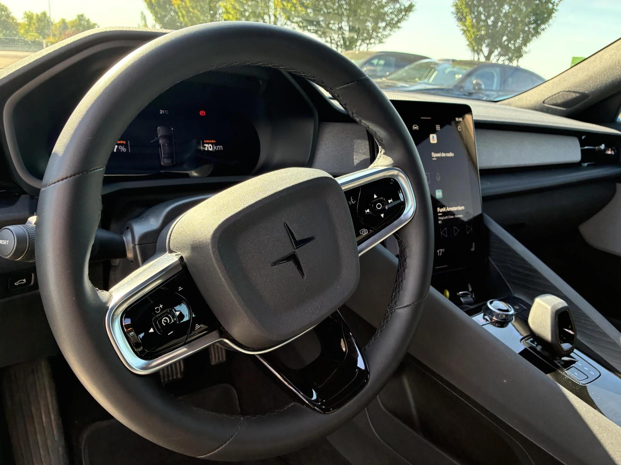 Polestar-2-image-10