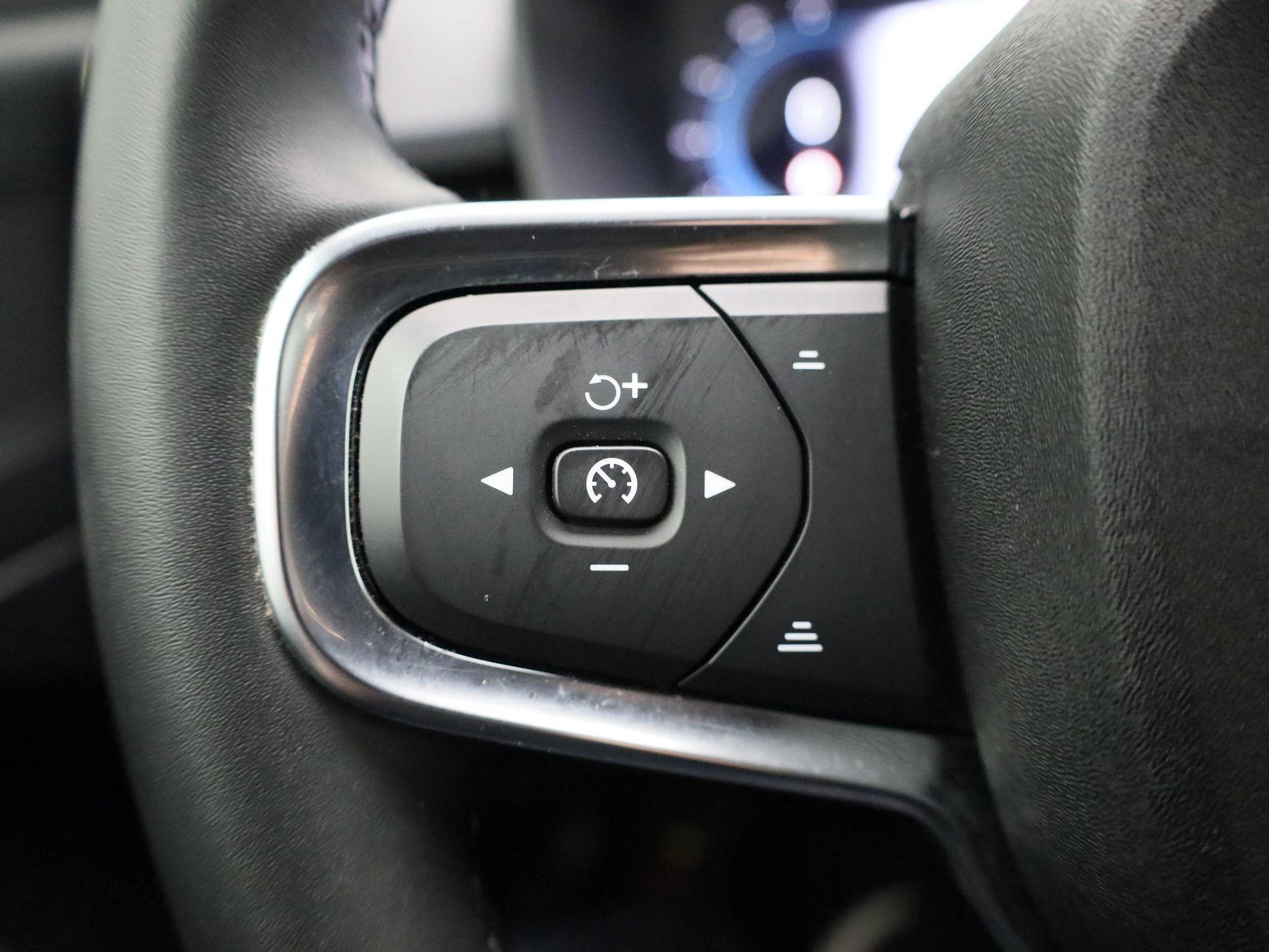 Volvo-XC40-image-18