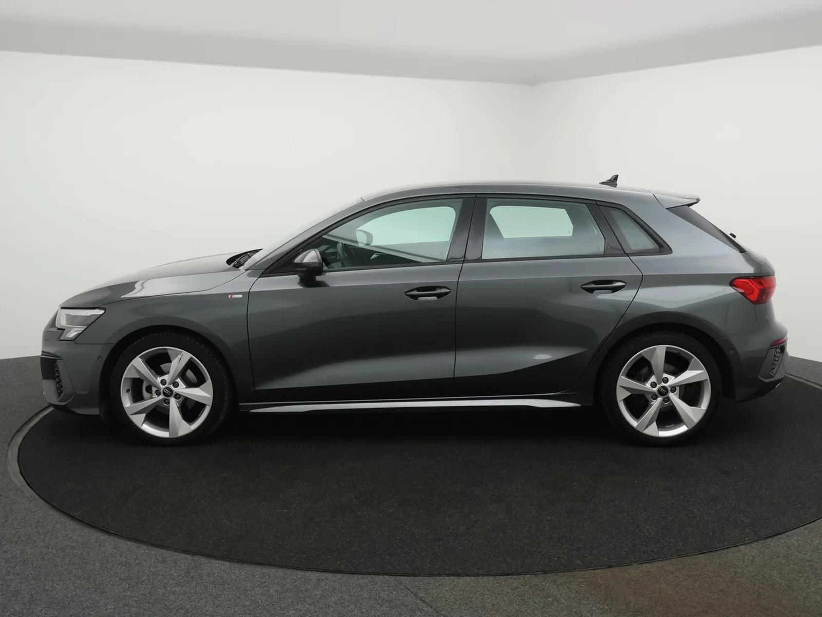 Audi A3 Sportback Business Edition 35TFSI 2XS line 150PK *AUTOMAAT*SPORTZETELS*CAMERA*PDC*NAVI*ACC*...*