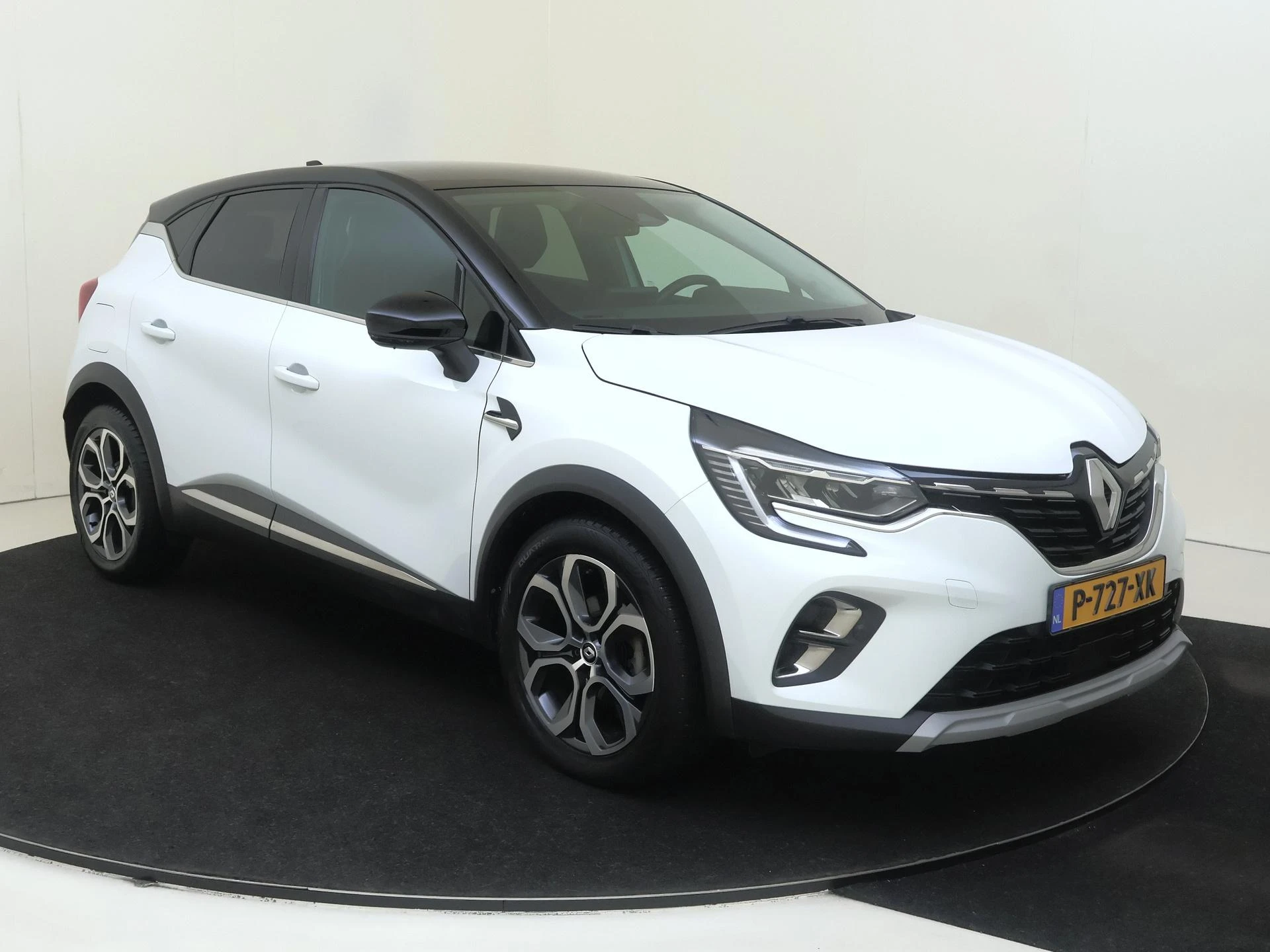 Renault-Captur-image-1