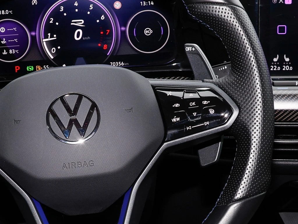 Volkswagen-Golf-image-14