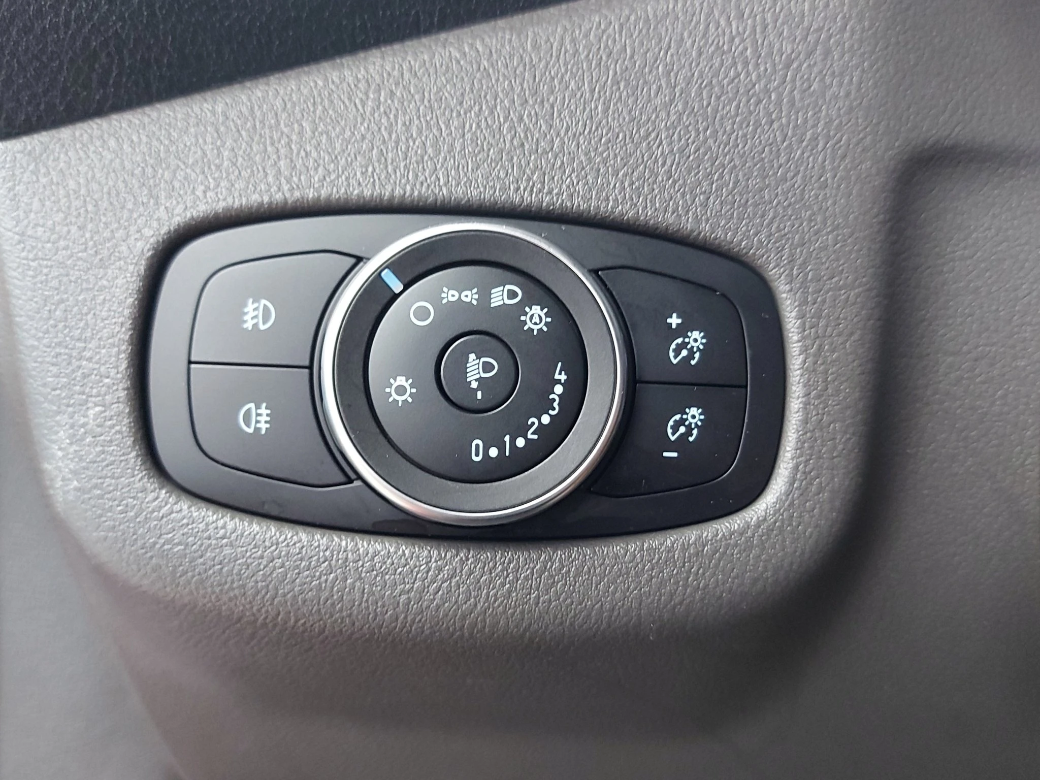 Ford-Tourneo Connect-image-18