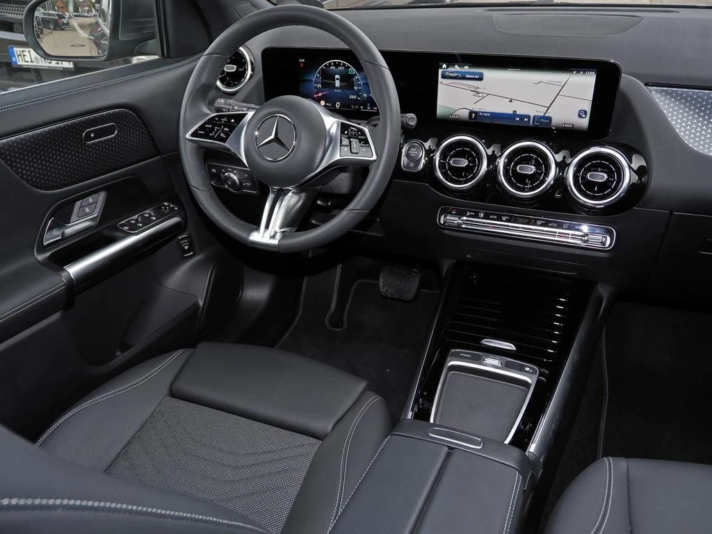 Mercedes-Benz-GLA 200 d-image-13