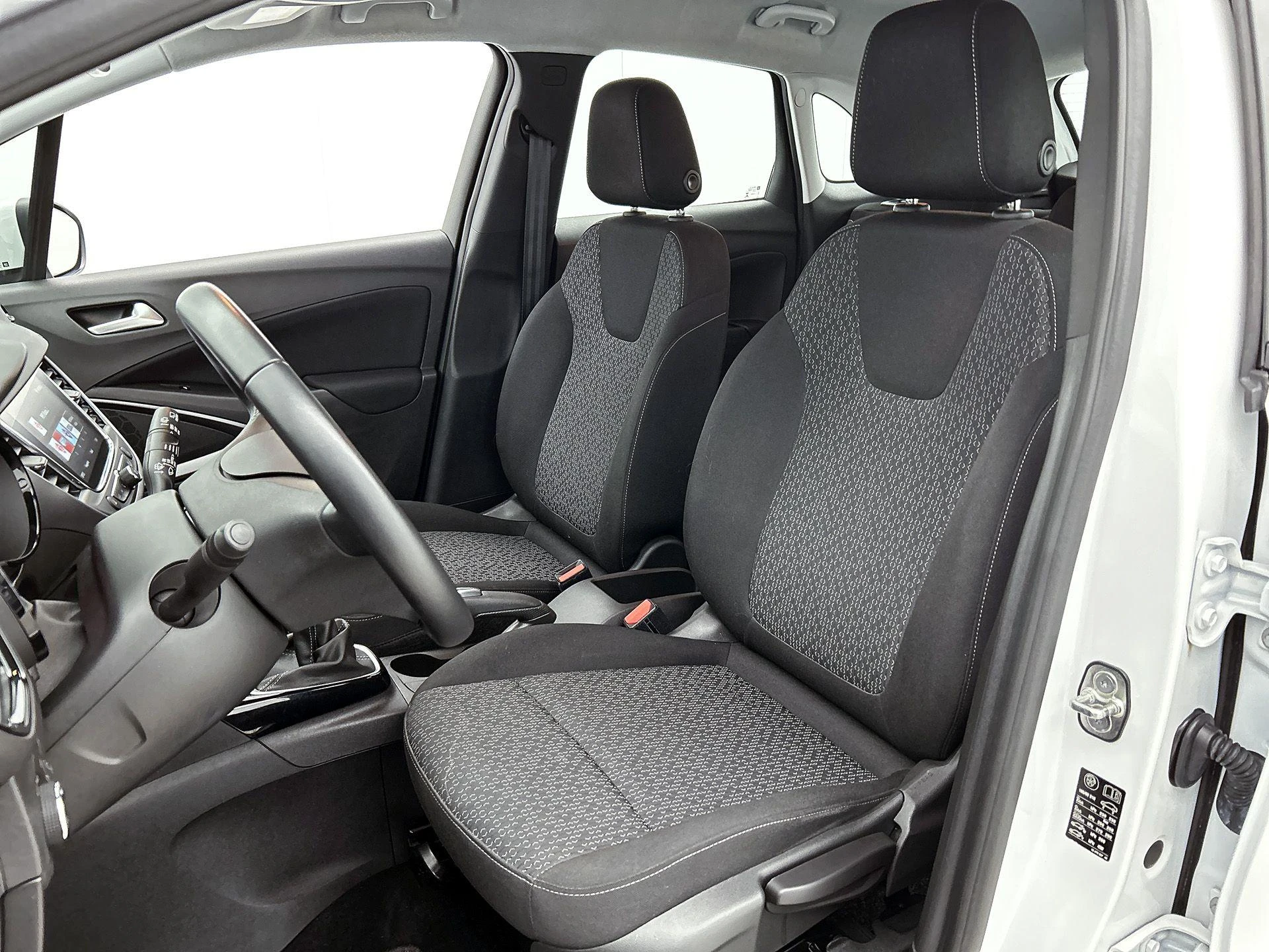 Opel-Crossland X-image-34