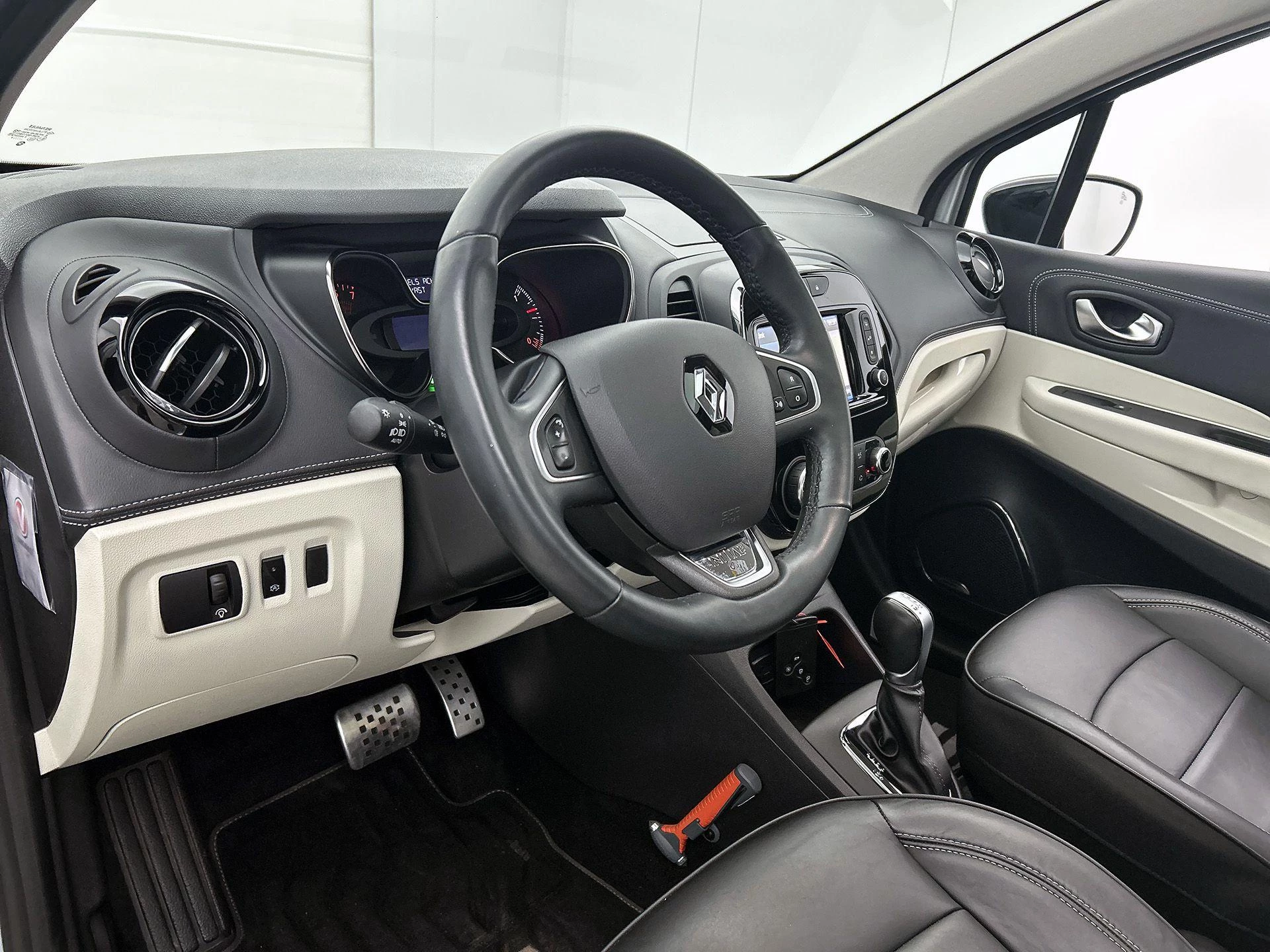 Renault-Captur-image-18
