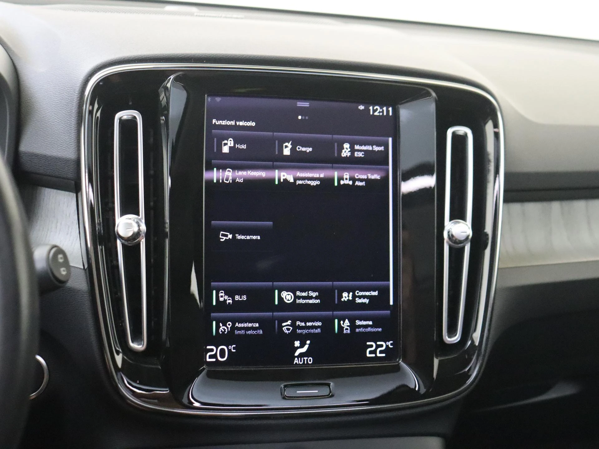 Volvo-XC40-image-16