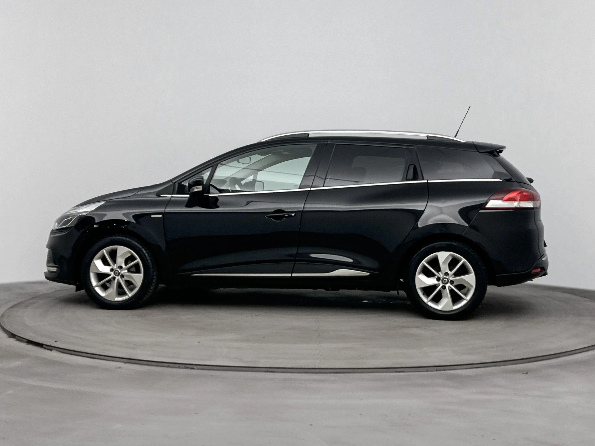 Renault-Clio-image-1