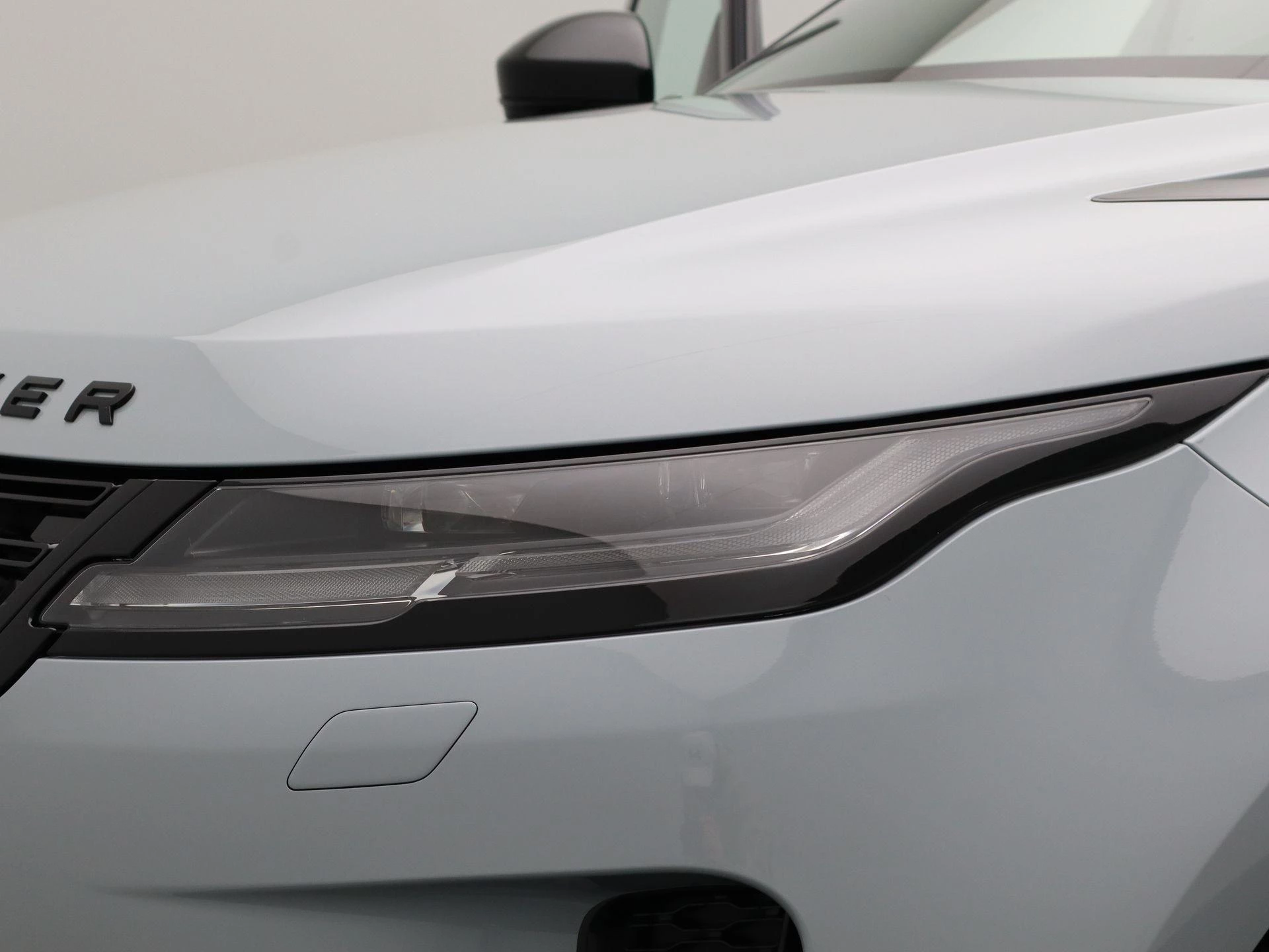 Land Rover-Range Rover Evoque-image-13