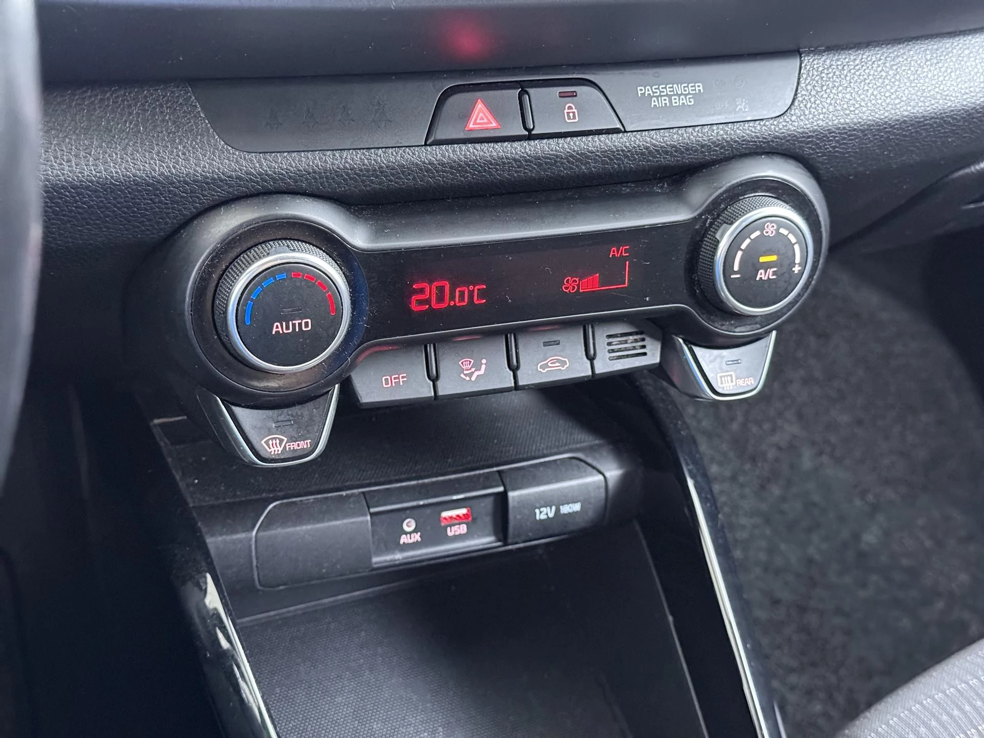 Kia-Stonic-image-23