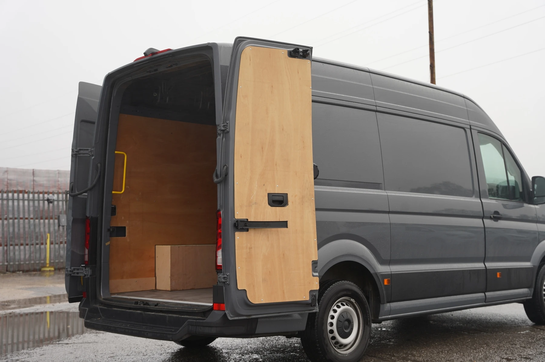 Volkswagen-Crafter-image-16