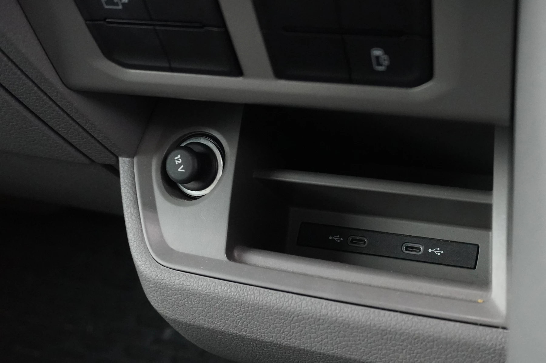 Volkswagen-California-image-29