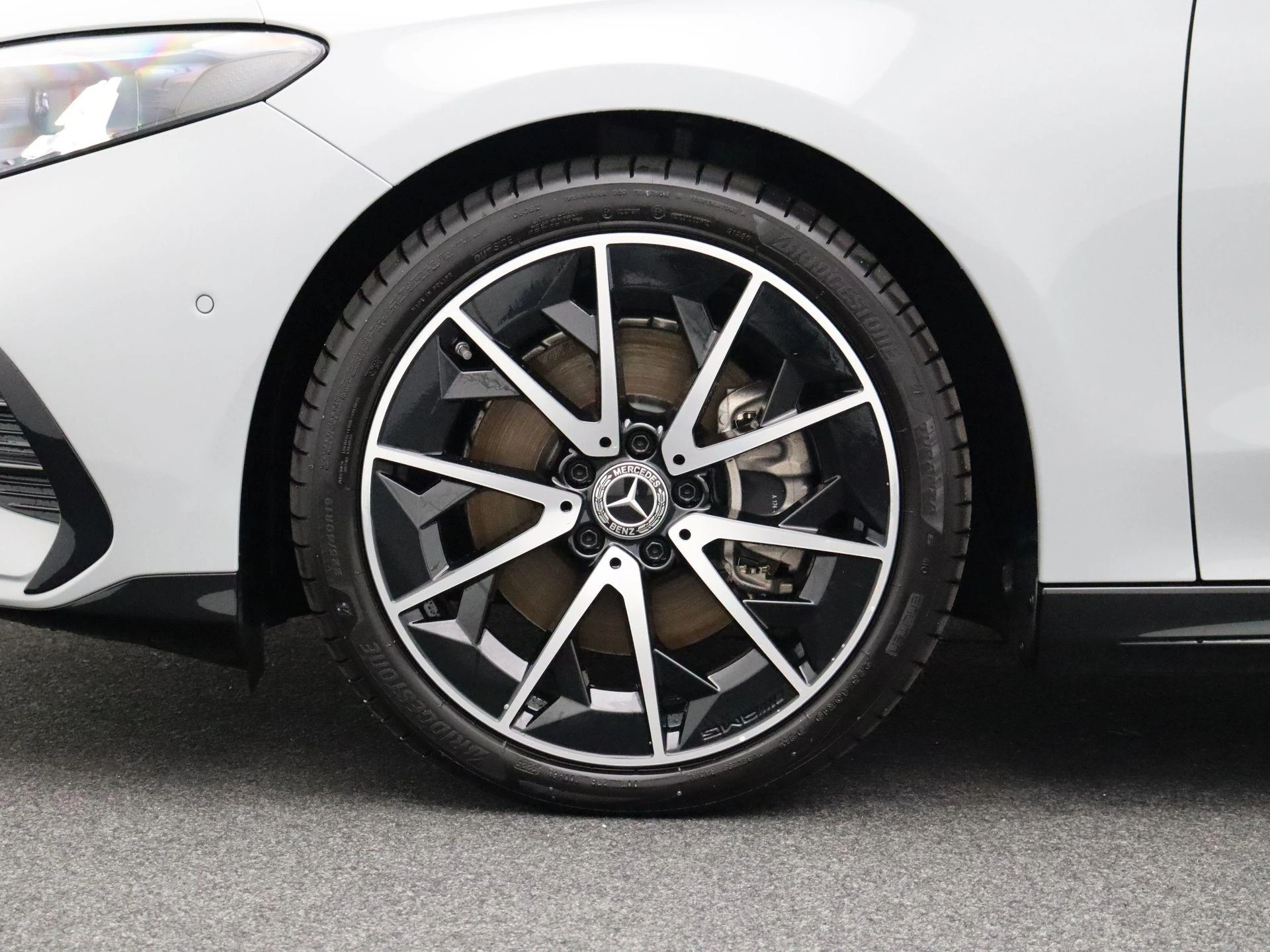 Mercedes-Benz-CLA-image-6