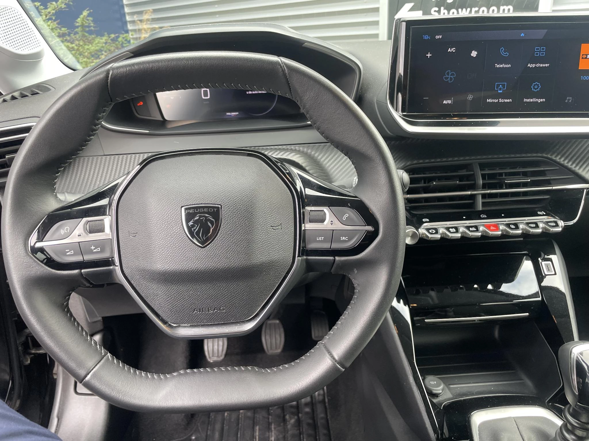 Peugeot-208-image-9