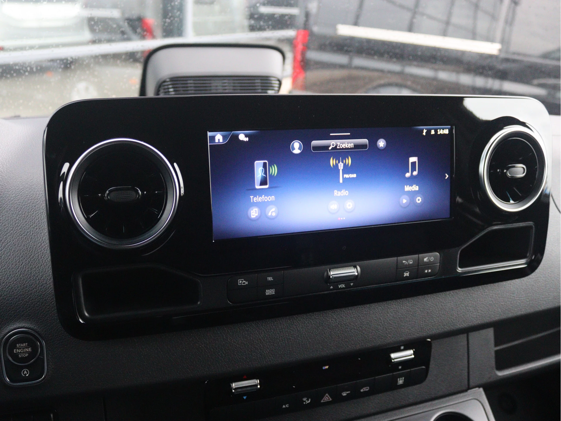 Mercedes-Benz-Sprinter-image-8