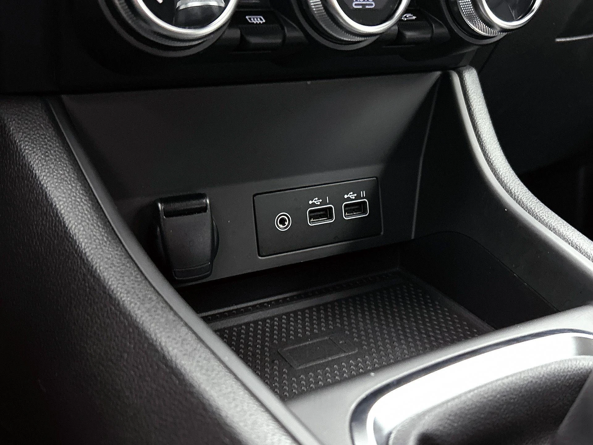 Renault-Captur-image-30