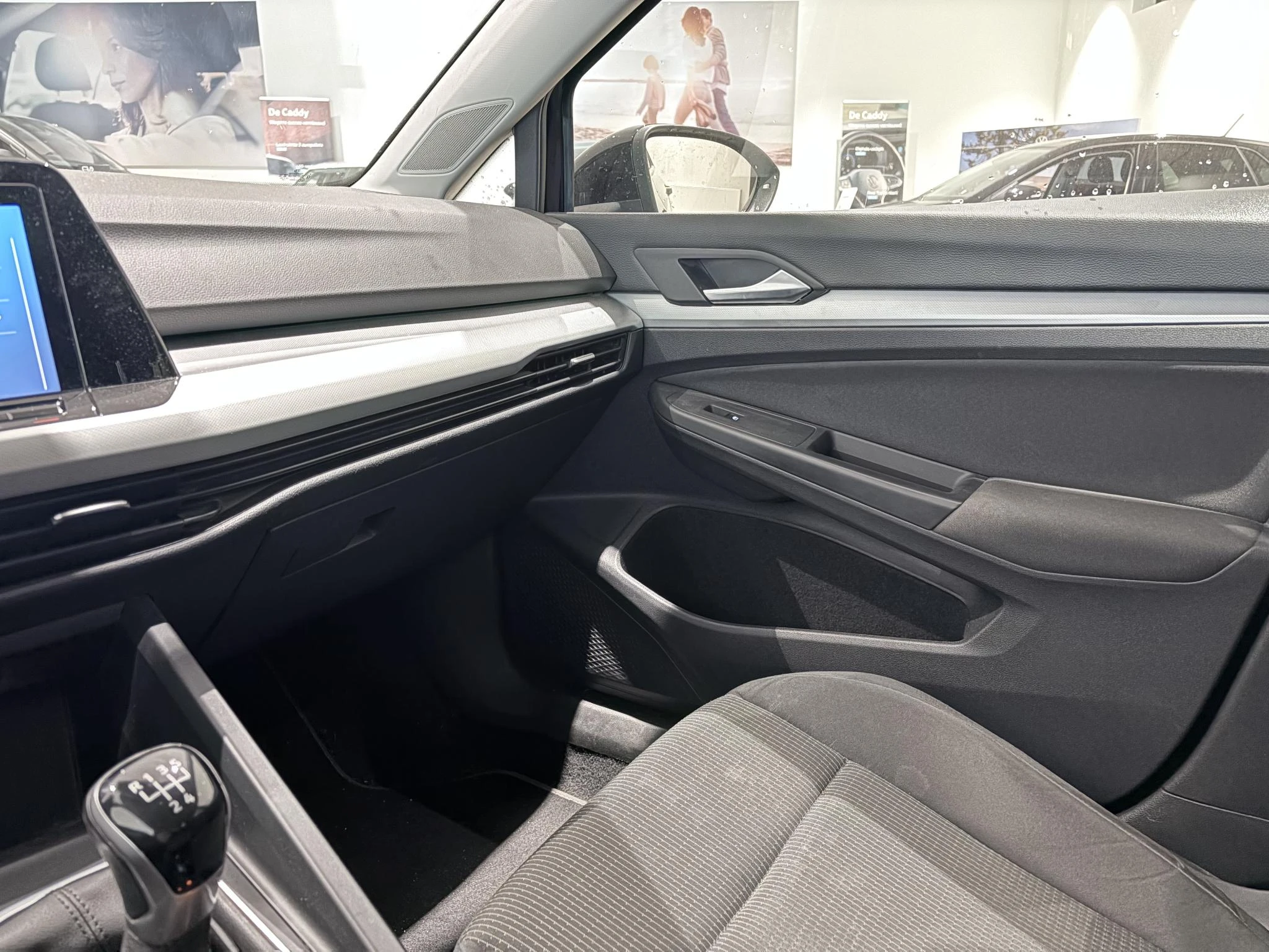 Volkswagen-Golf-image-28