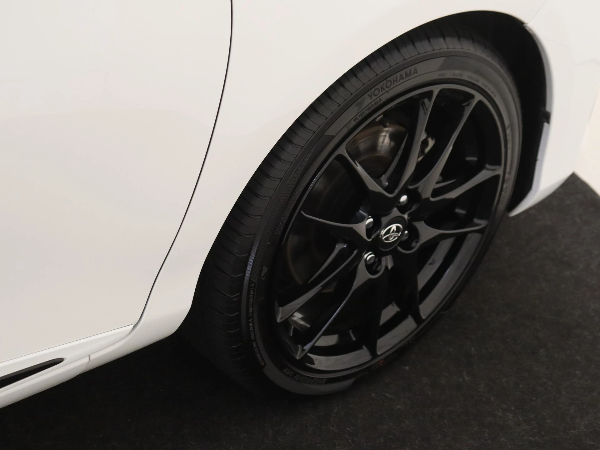 Toyota-Yaris-image-24