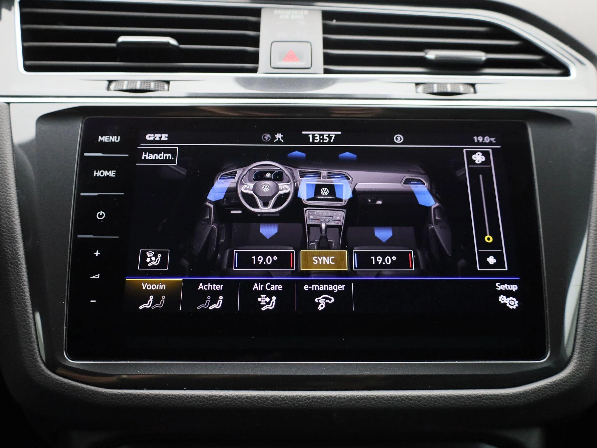 Volkswagen-Tiguan-image-25