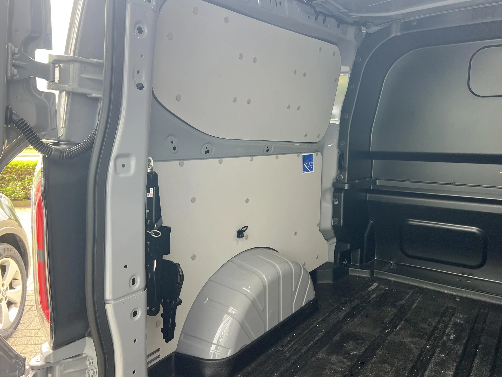 Ford-Transit Custom-image-26