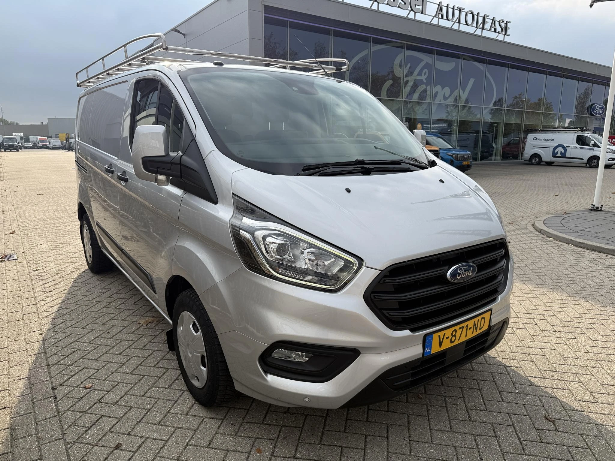 Ford-Transit Custom-image-4