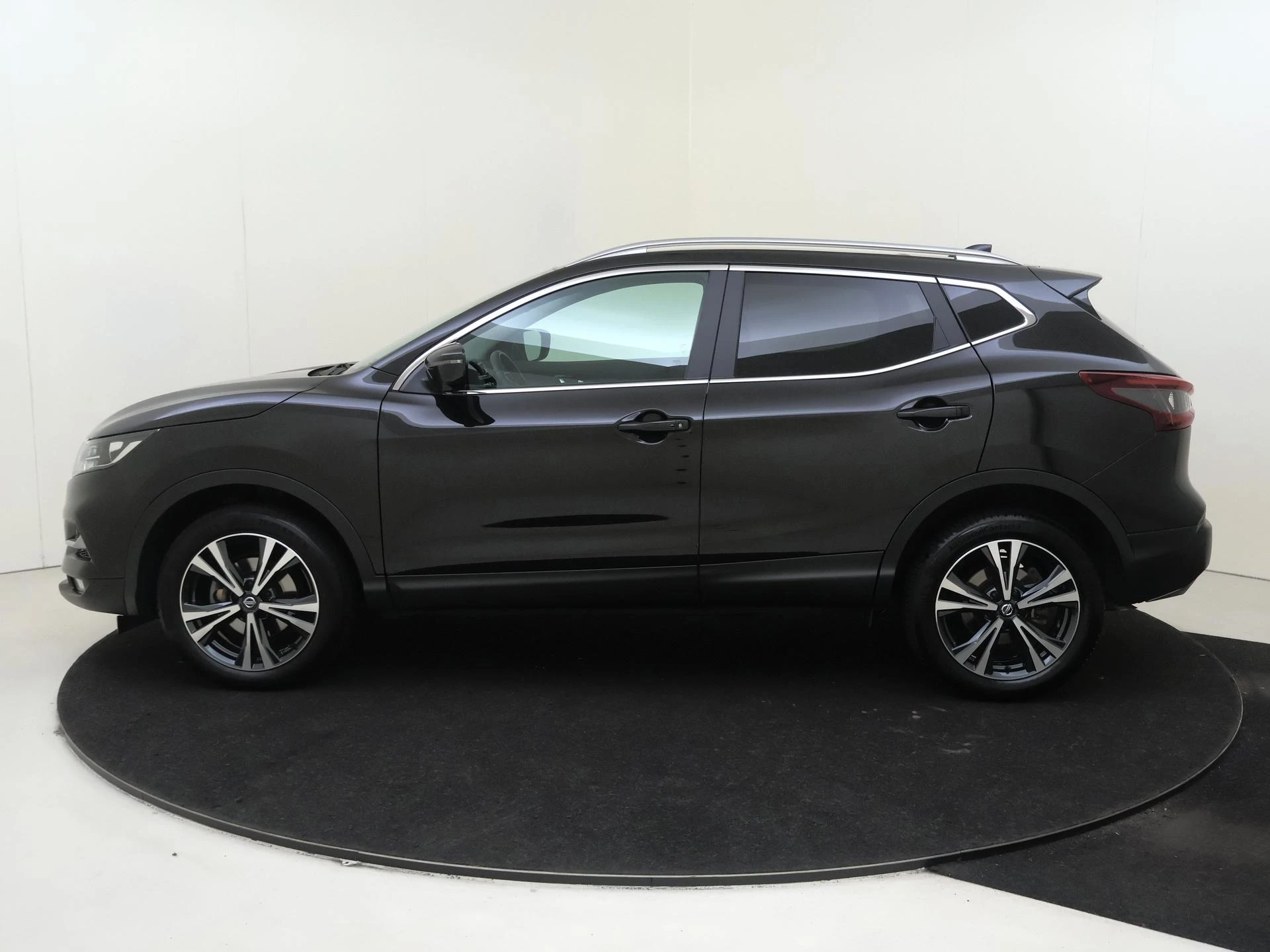 Nissan-QASHQAI-image-7