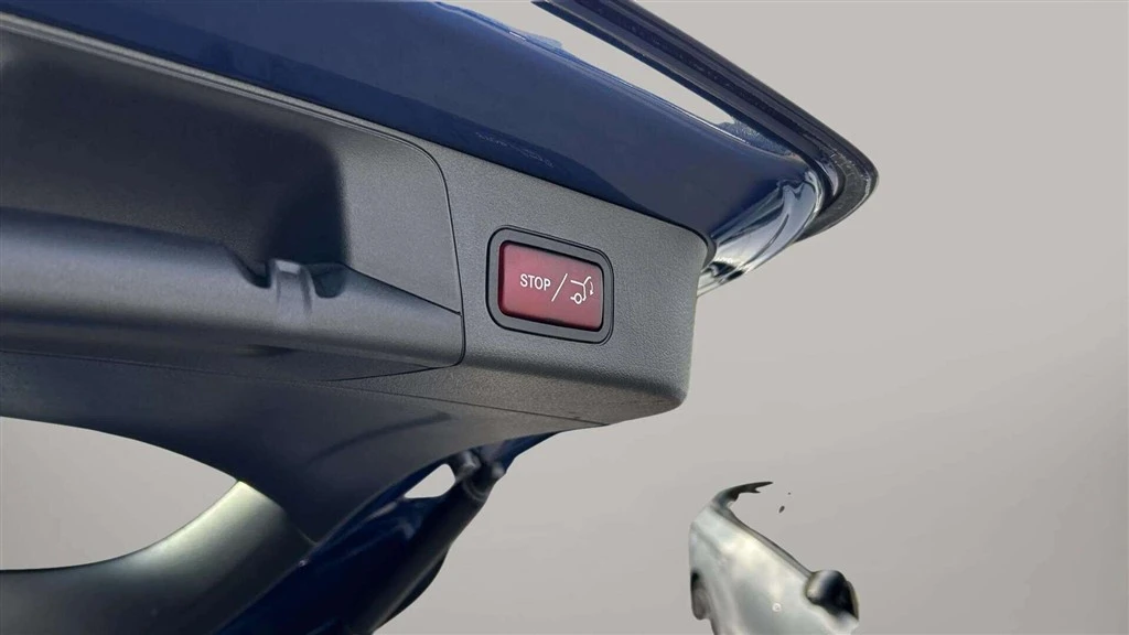 Mercedes-Benz-EQB-image-24