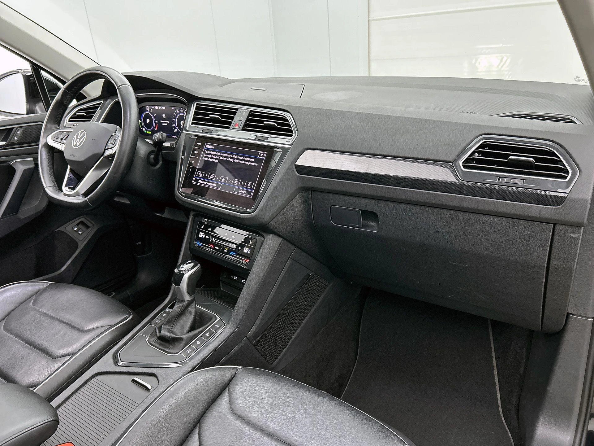 Volkswagen-Tiguan-image-19