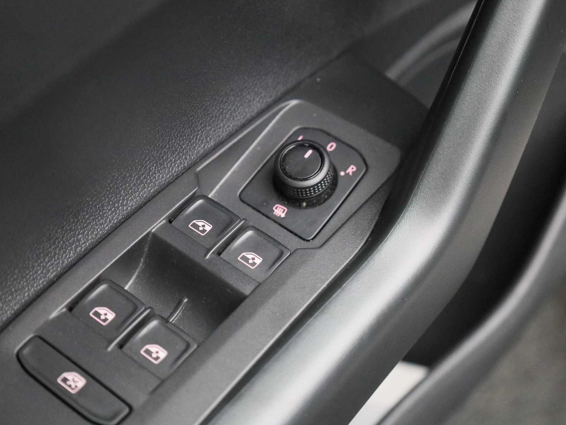 Volkswagen-Polo-image-28