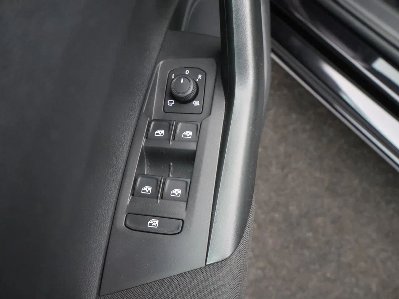 Volkswagen-Polo-image-11