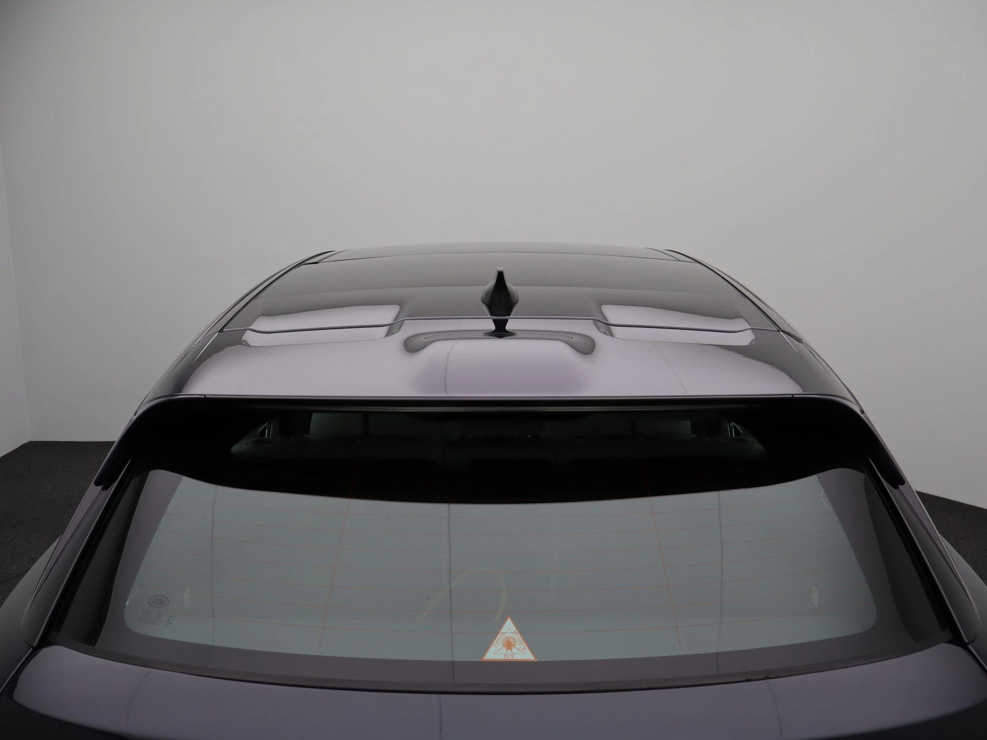 Land Rover-Range Rover Velar-image-45
