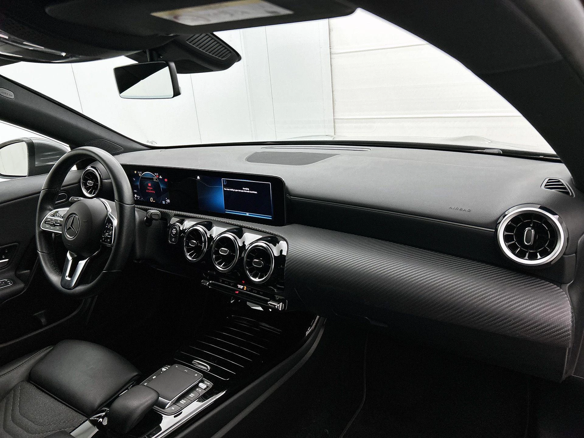 Mercedes-Benz-CLA-image-17