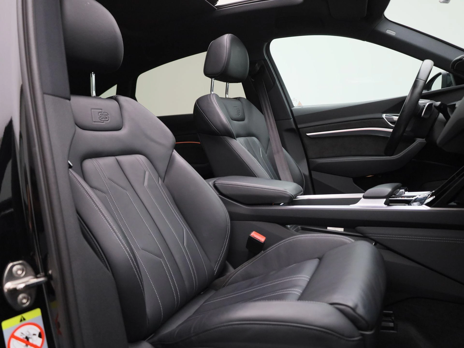 Audi-e-tron-image-40